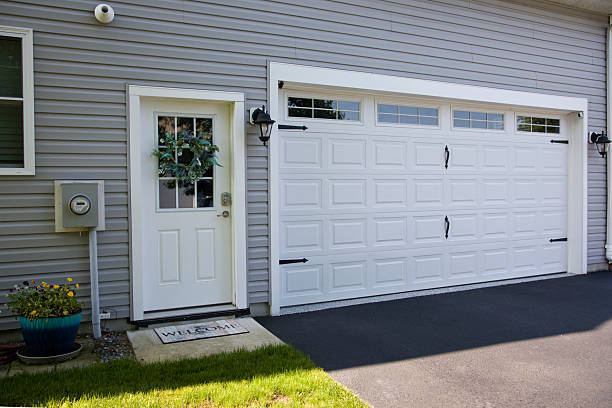 24/7 Emergency Garage Door Panel Replacement experts in Conroe, TX